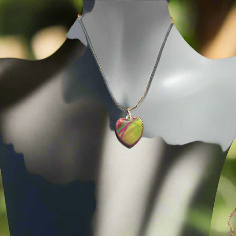 Heart-shaped Pendant Necklace