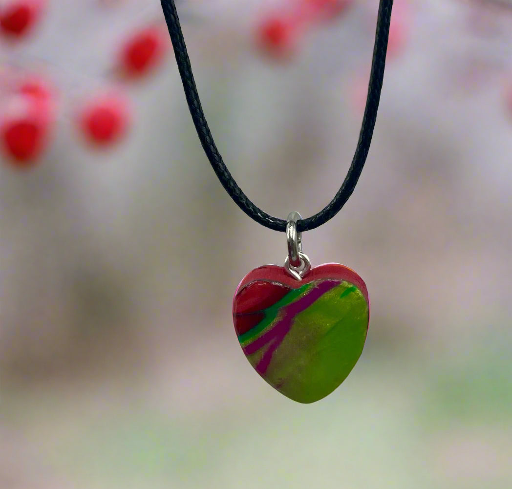 Heart-shaped Pendant Necklace